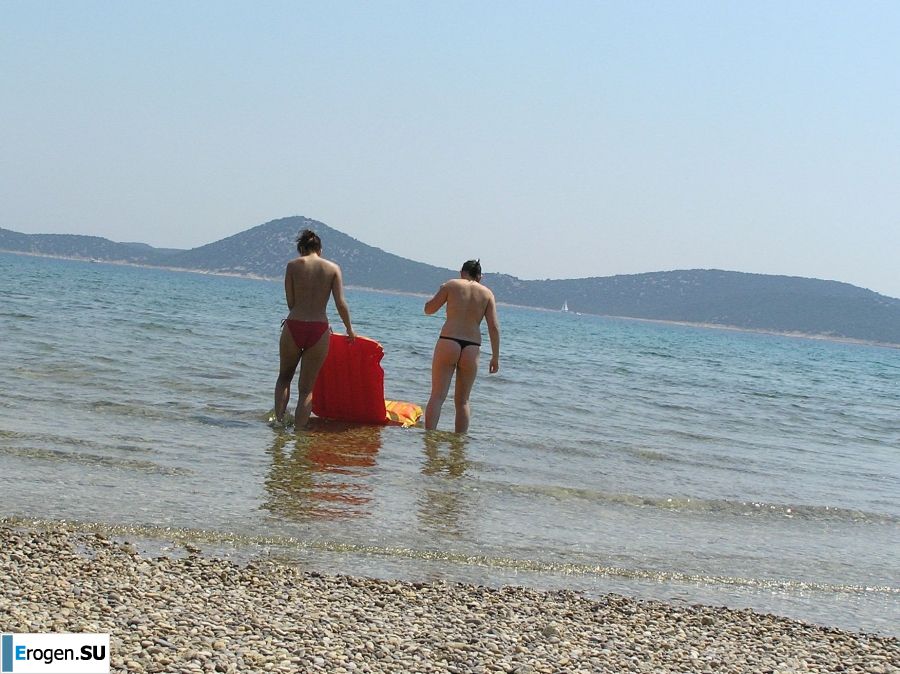 from the yacht to the beach, and then to the pool. Photo 43