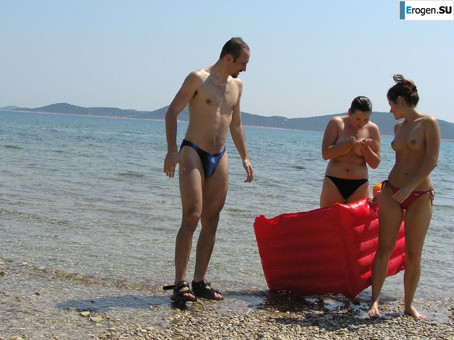 from the yacht to the beach, and then to the pool. Photo 45