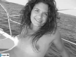 from the yacht to the beach, and then to the pool. Thumb 17