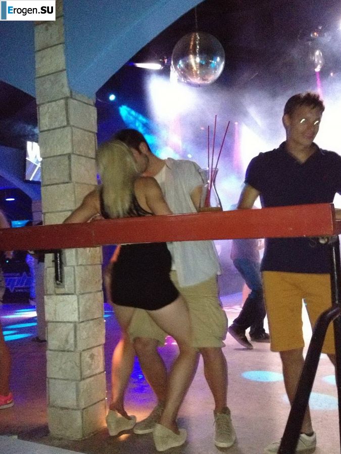 развратные вечеринки на пляже. Фото 16