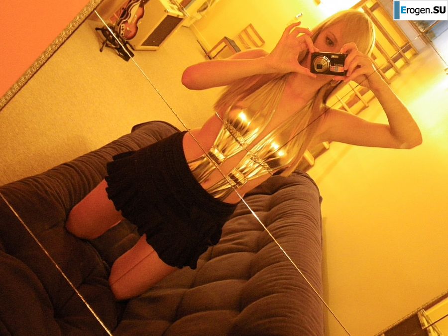 pathos blonde and her camera. Photo 37