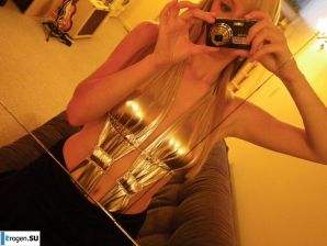 pathos blonde and her camera. Thumb 36