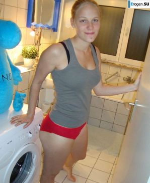 небольшой бытовой стриптиз. Эскиз 17