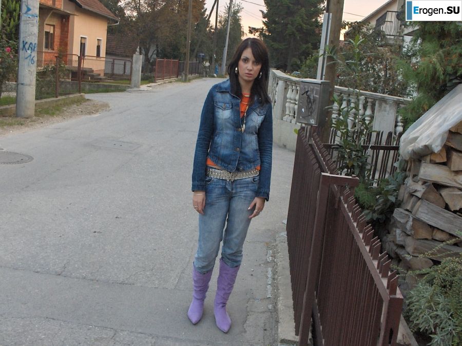 угрюмый стриптиз без единой улыбки. Фото 10