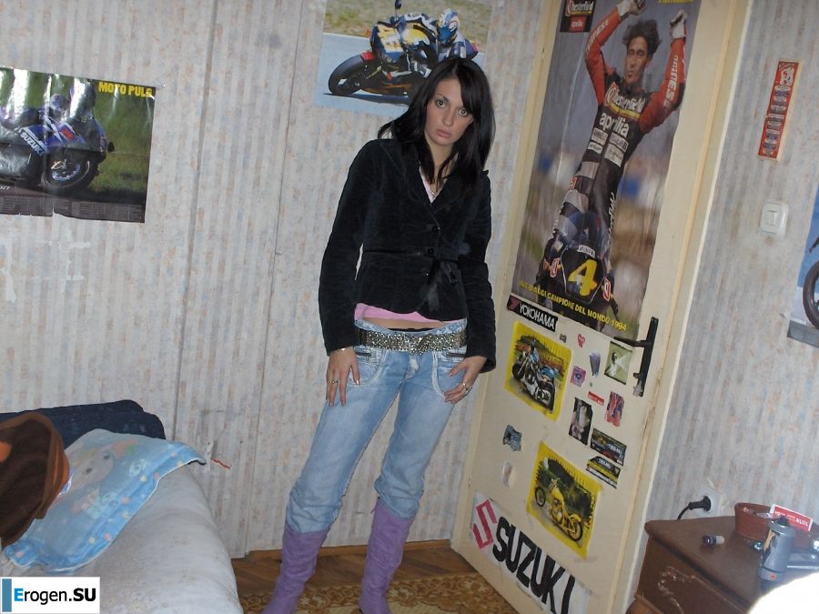 угрюмый стриптиз без единой улыбки. Фото 15