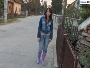 угрюмый стриптиз без единой улыбки. Эскиз 10