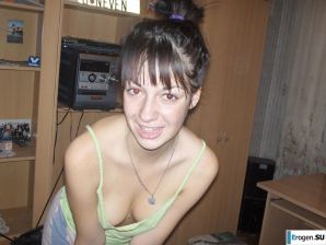 угрюмый стриптиз без единой улыбки. Эскиз 24