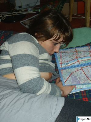 девушка с фантазией и ее парень. Эскиз 10