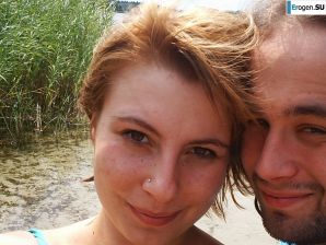 девушка с фантазией и ее парень. Эскиз 26