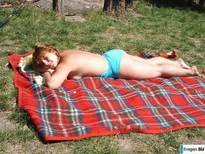 девушка с фантазией и ее парень. Эскиз 31