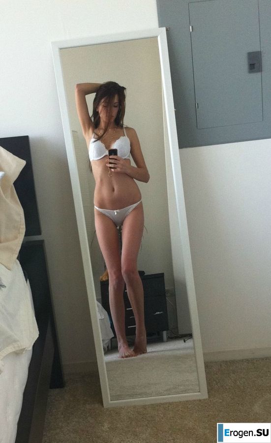 стройная и голая студентка. Часть 2. Фото 5