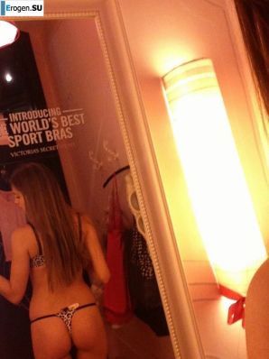 стройная и голая студентка. Часть 2. Эскиз 40