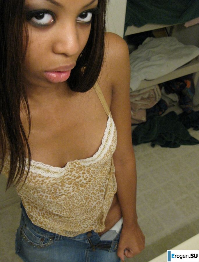 selfie of a naked black woman. Photo 36