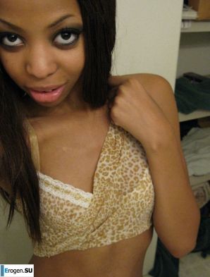 selfie of a naked black woman. Thumb 23