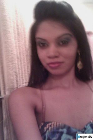 slim dark-skinned girl undresses. Thumb 18