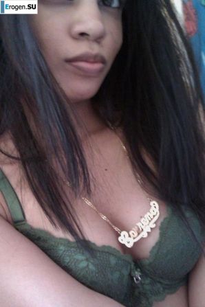 slim dark-skinned girl undresses. Thumb 29