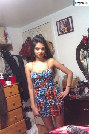 slim dark-skinned girl undresses. Thumb 31