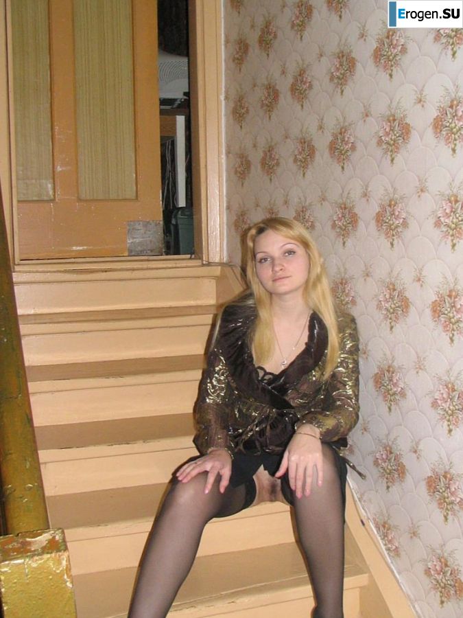 nude sketches from a cute blonde. Photo 10