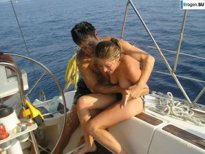 пати с тёлками на яхте. Эскиз 31