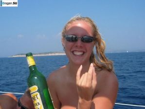 пати с тёлками на яхте. Эскиз 5