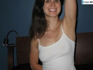 семейная брюнетка снялась для истории. Эскиз 5