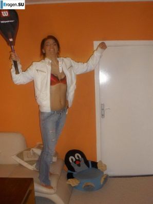 chic Italian woman posing and undressing. Thumb 13