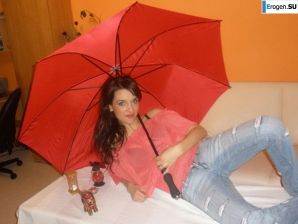 chic Italian woman posing and undressing. Thumb 25