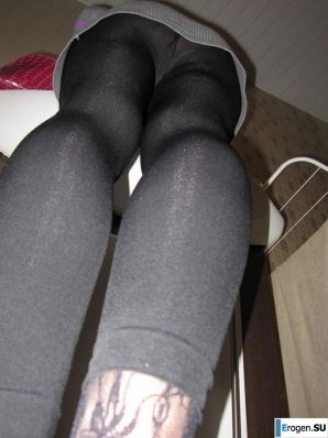 tattooed blonde walks naked. Thumb 20