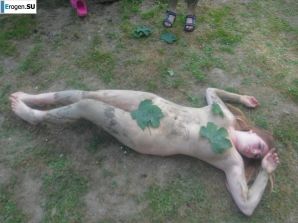 лезбиянки в палаточном лагере. Эскиз 15