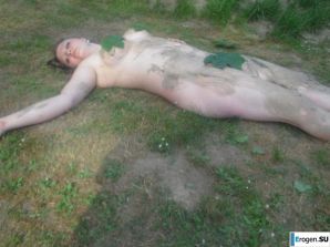 лезбиянки в палаточном лагере. Эскиз 19