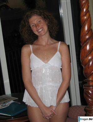 рыжая конопатая стройная женщина. Эскиз 20