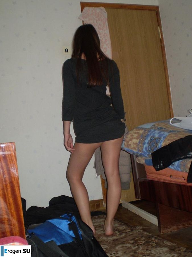 Классическая обнаженка на фоне ковра. Фото 7