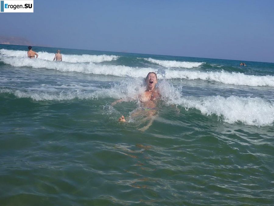 веселье на нудистском пляже. Фото 23