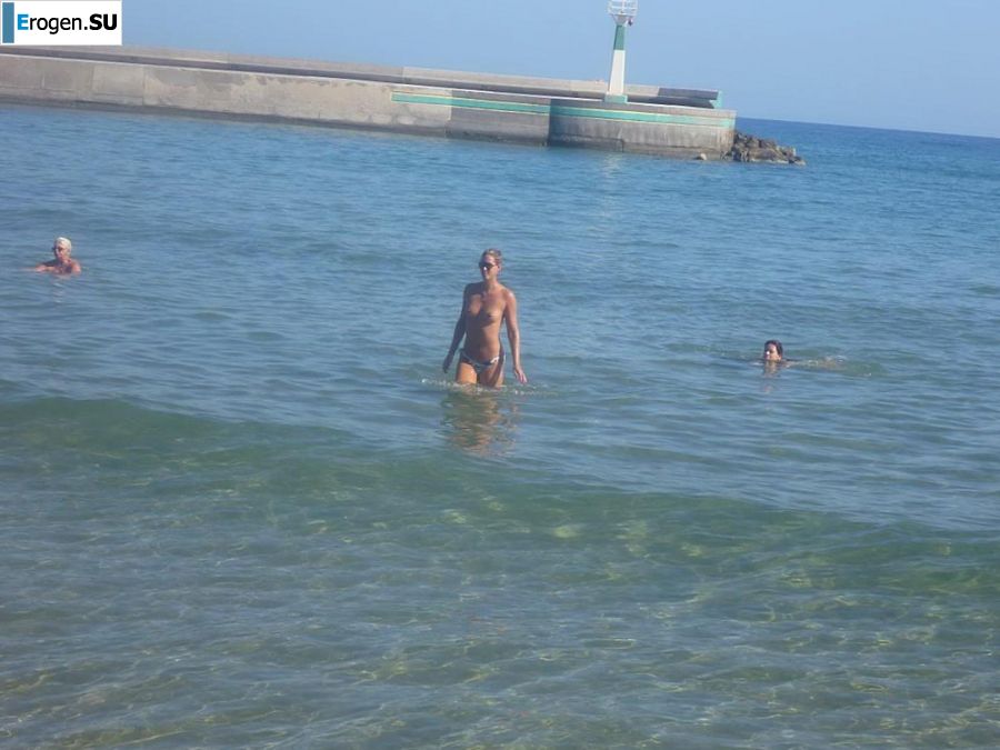 веселье на нудистском пляже. Фото 38