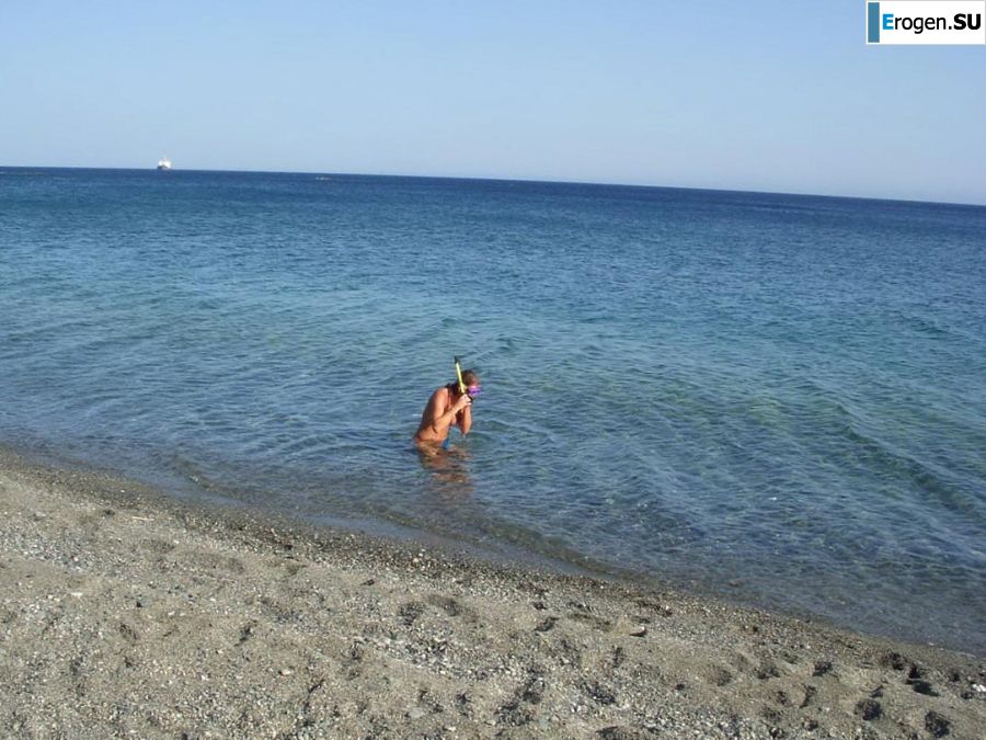 веселье на нудистском пляже. Фото 6