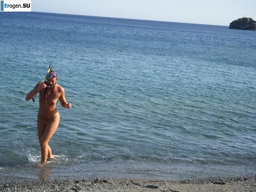 веселье на нудистском пляже. Фото 8