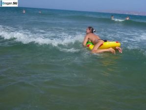 веселье на нудистском пляже. Эскиз 19