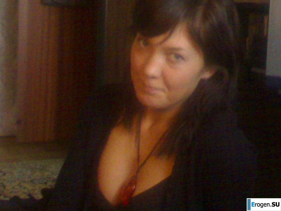 озабоченый муж подлавливает на камеру свою раздетую жену. Фото 9