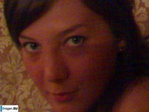 озабоченый муж подлавливает на камеру свою раздетую жену. Эскиз 27