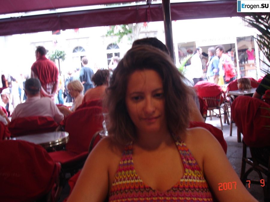 засветила свой третий размер груди. Фото 13