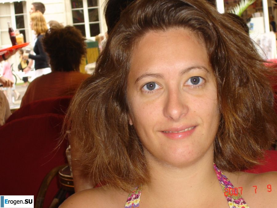 засветила свой третий размер груди. Фото 24