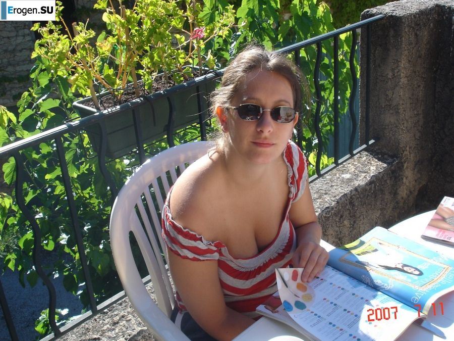 засветила свой третий размер груди. Фото 3