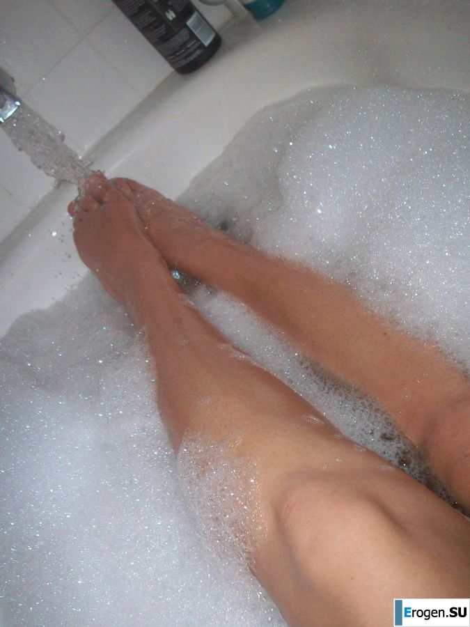 pathetic vulgar selfies on the phone. Photo 12