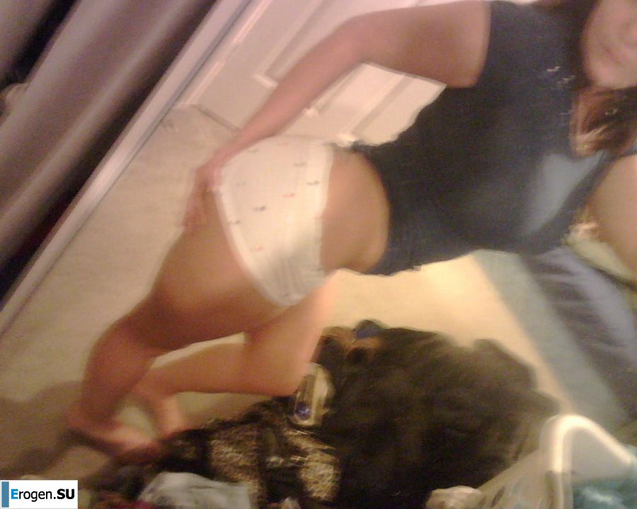 pathetic vulgar selfies on the phone. Photo 7