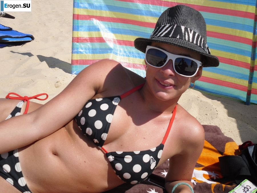 озорная шалунья на пляже. Фото 26