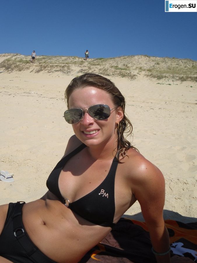 озорная шалунья на пляже. Фото 27