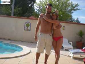 mischievous minx on the beach. Thumb 11