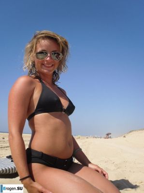 mischievous minx on the beach. Thumb 39