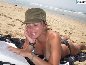 mischievous minx on the beach. Thumb 54