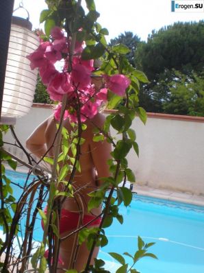 mischievous minx on the beach. Thumb 8